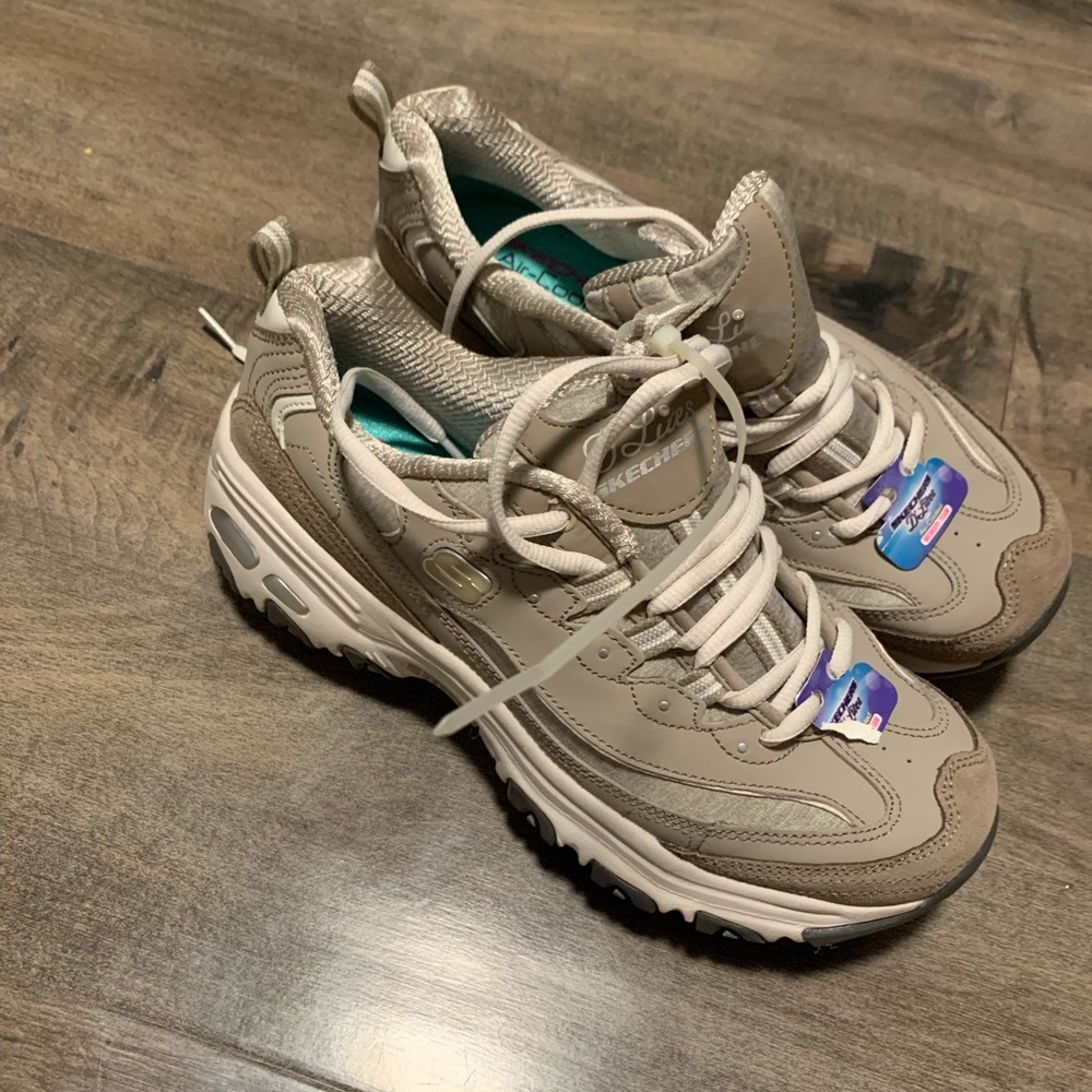 New Sketchers memory foam tennis shoes